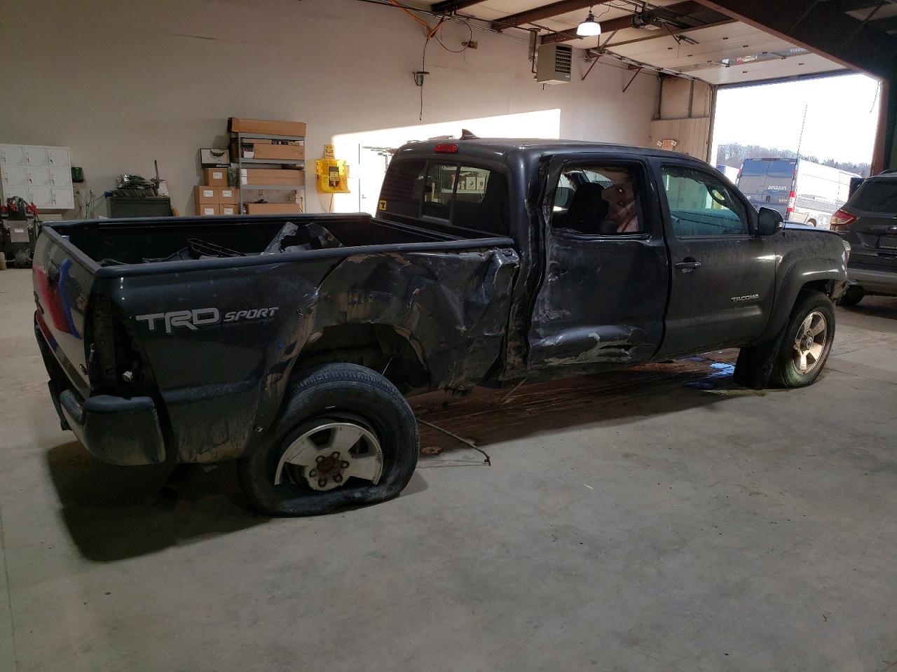 2015 TOYOTA TACOMA