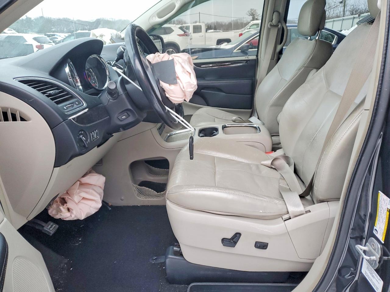 2011 CHRYSLER Town & Country