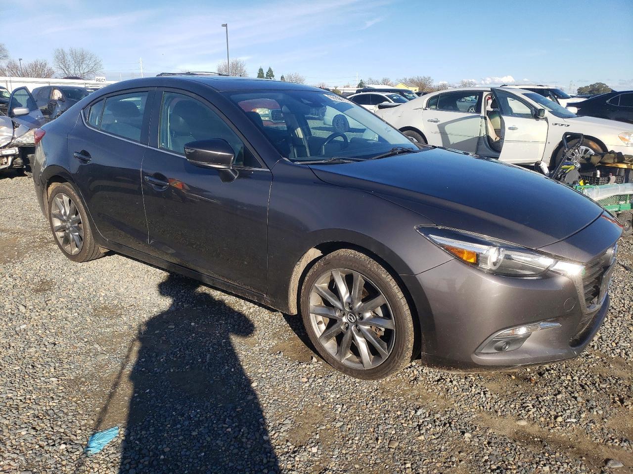 2018 MAZDA 3