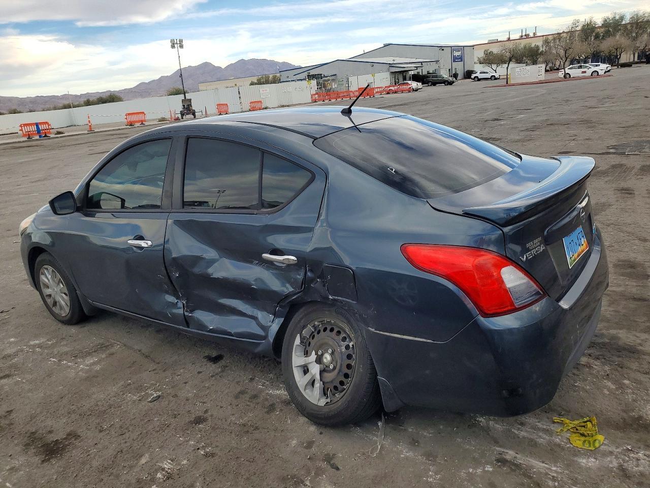2015 NISSAN VERSA