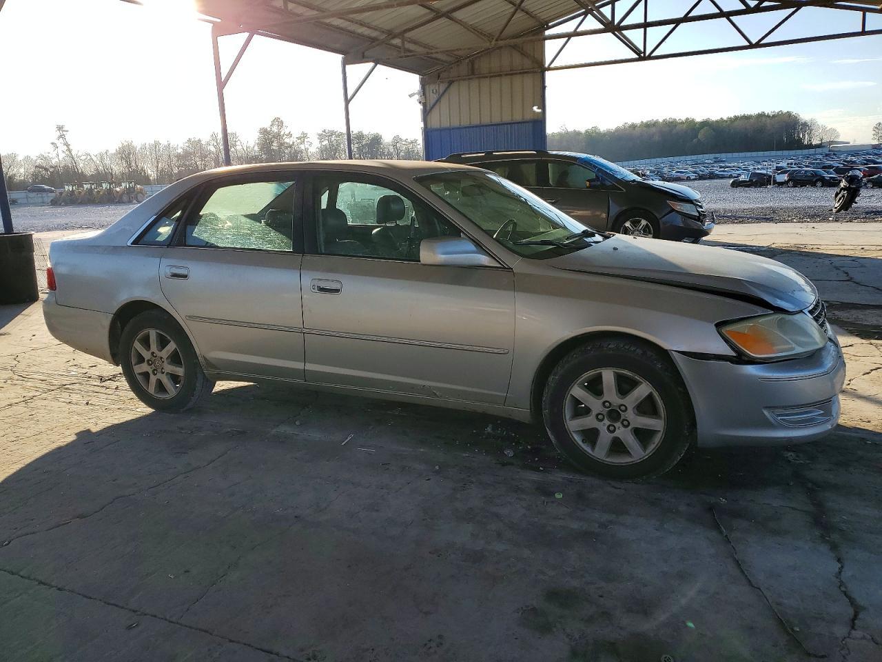 2003 TOYOTA Avalon