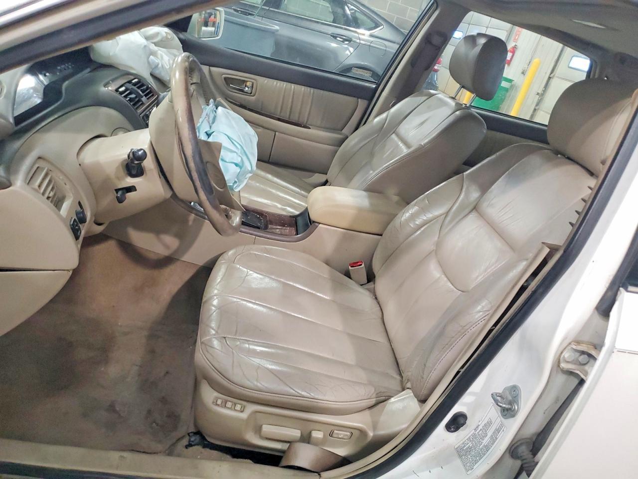 2001 TOYOTA Avalon