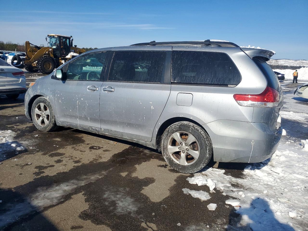 2012 TOYOTA SIENNA