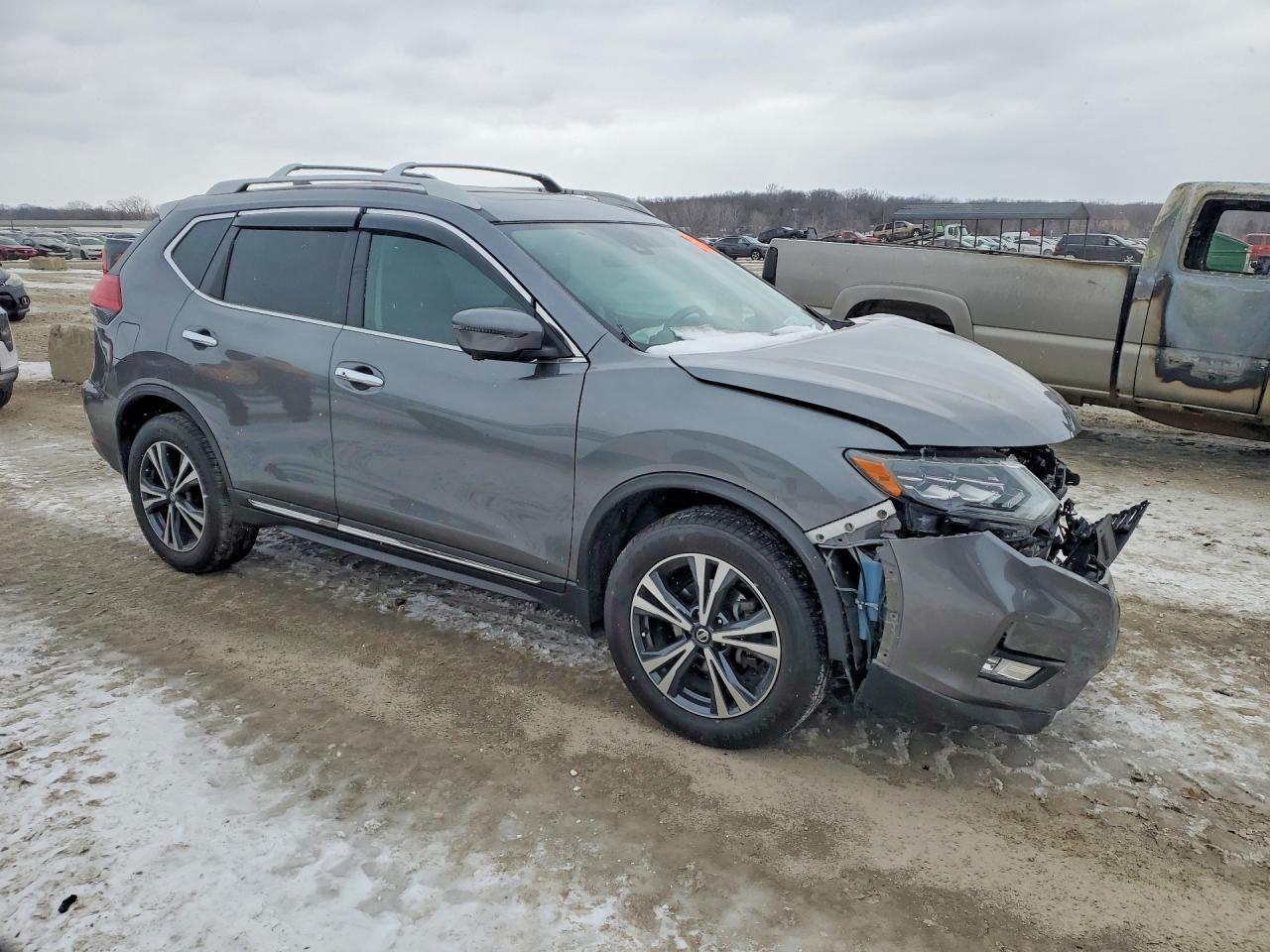 2017 NISSAN ROGUE