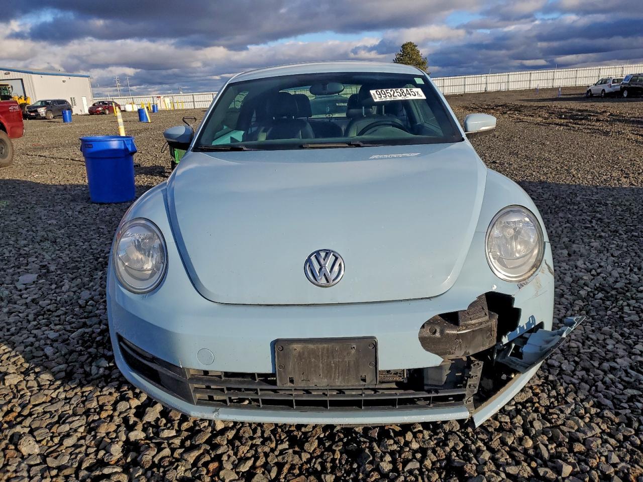 2012 VOLKSWAGEN Beetle