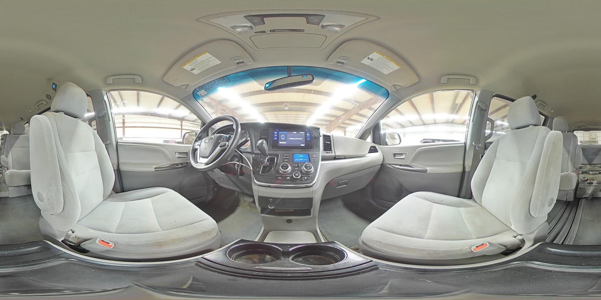 2017 TOYOTA SIENNA