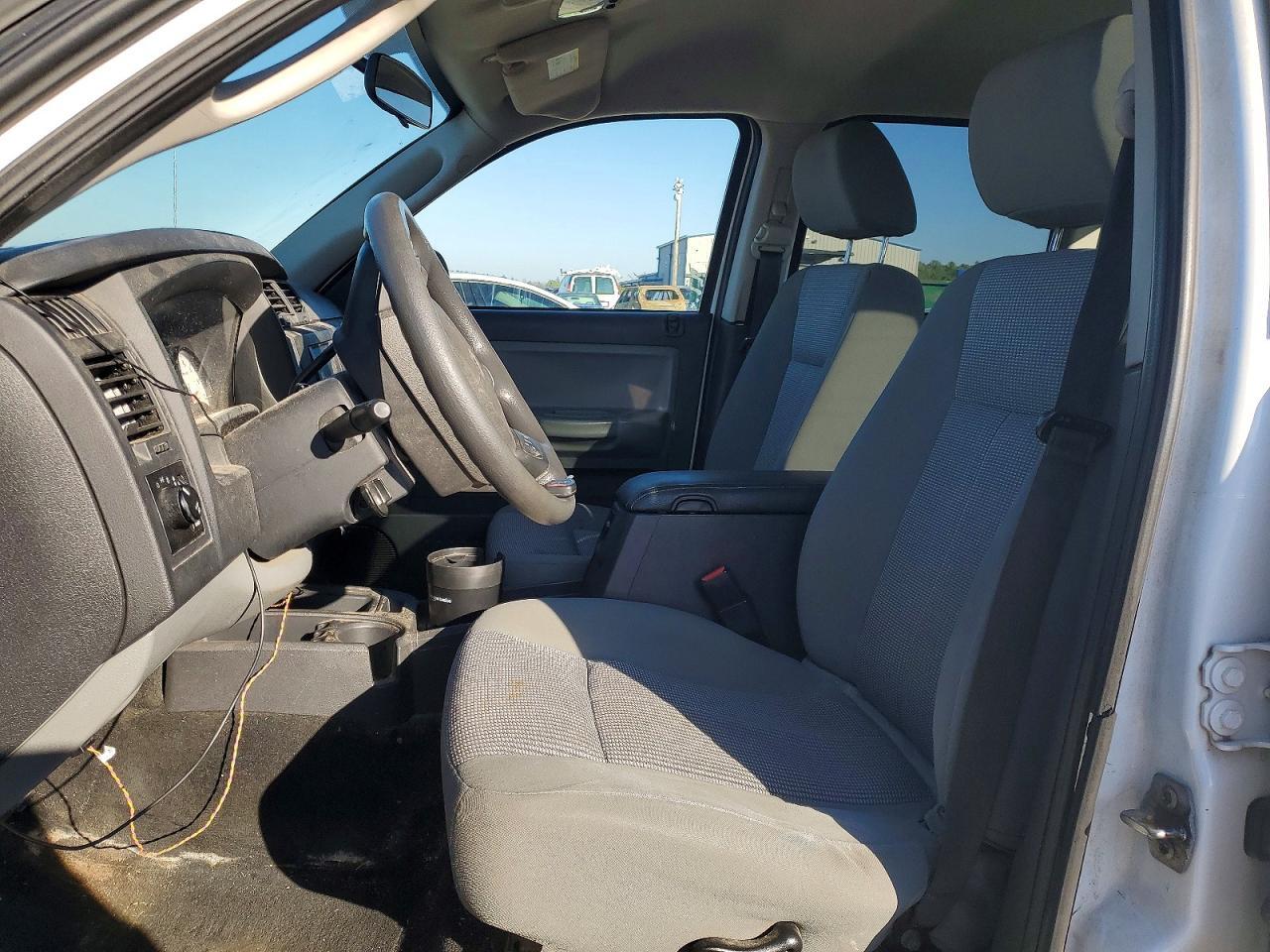 2010 DODGE Dakota