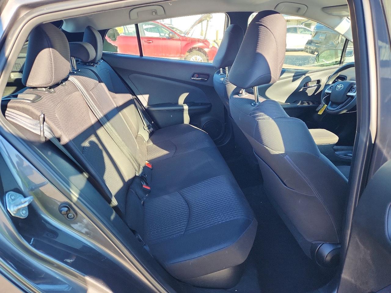 2016 TOYOTA PRIUS