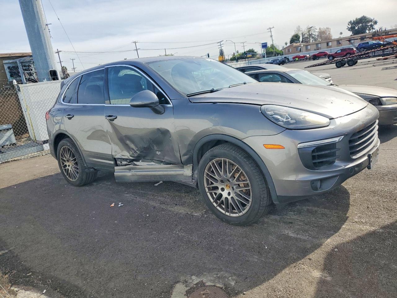 2018 PORSCHE CAYENNE
