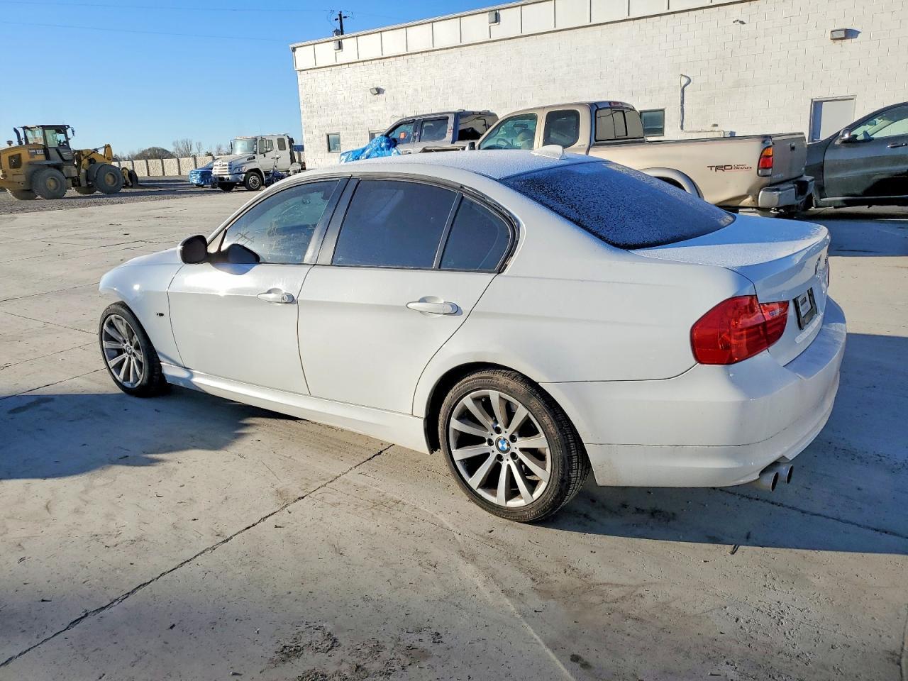 2011 BMW 3 SERIES