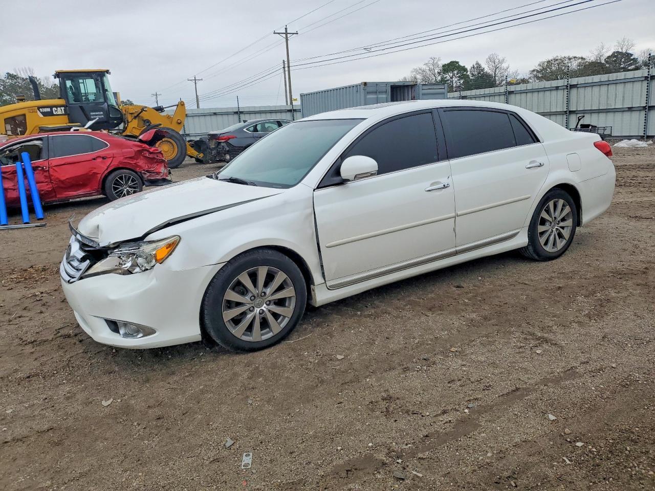 2011 TOYOTA Avalon
