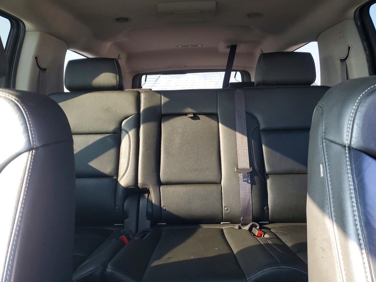 2016 CHEVROLET Suburban