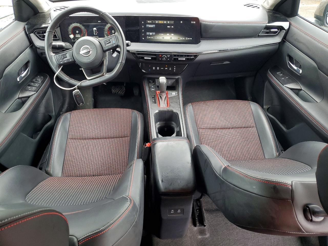 2025 NISSAN KICKS