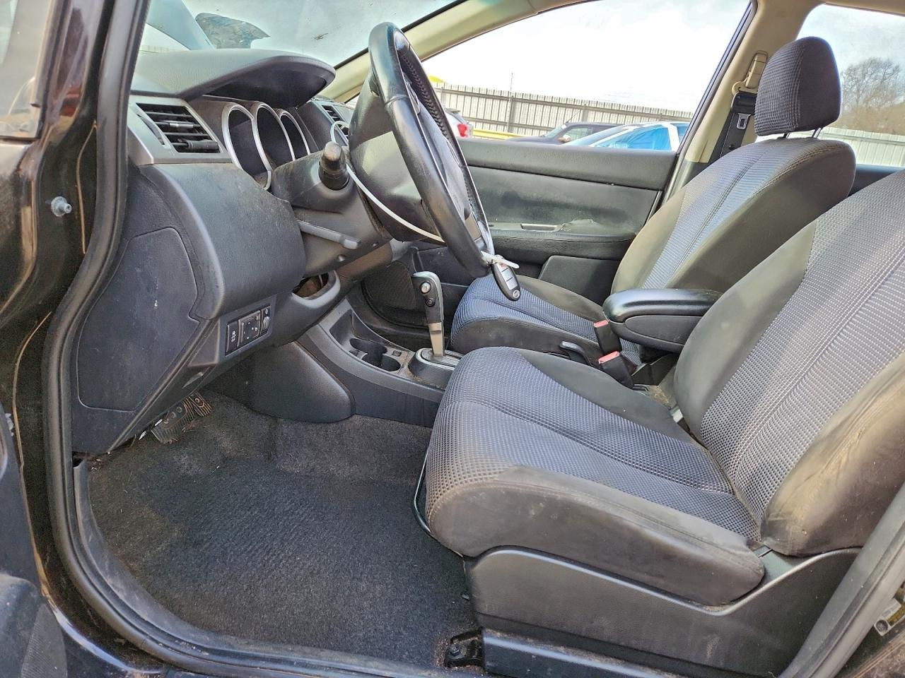 2010 NISSAN VERSA