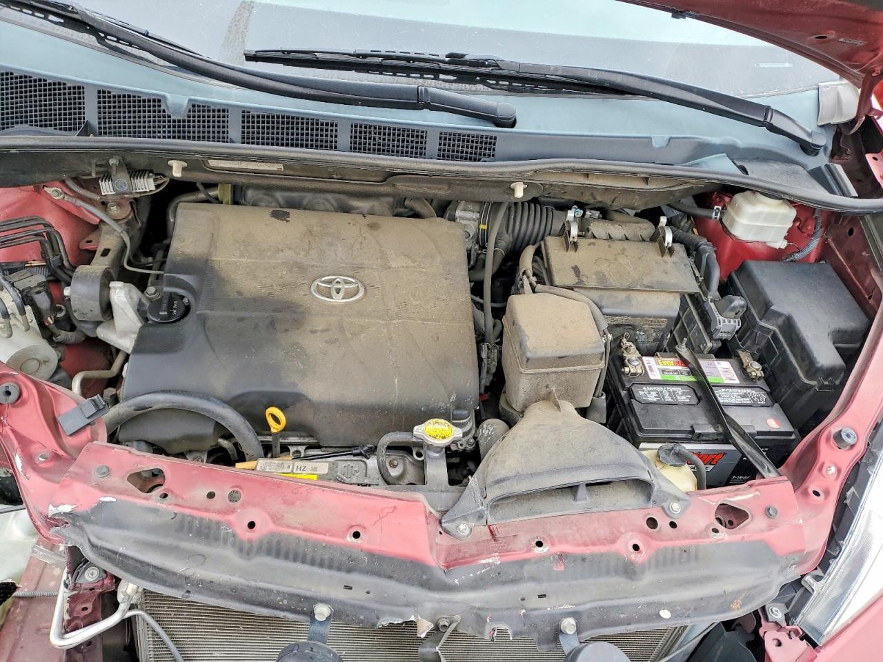2012 TOYOTA SIENNA
