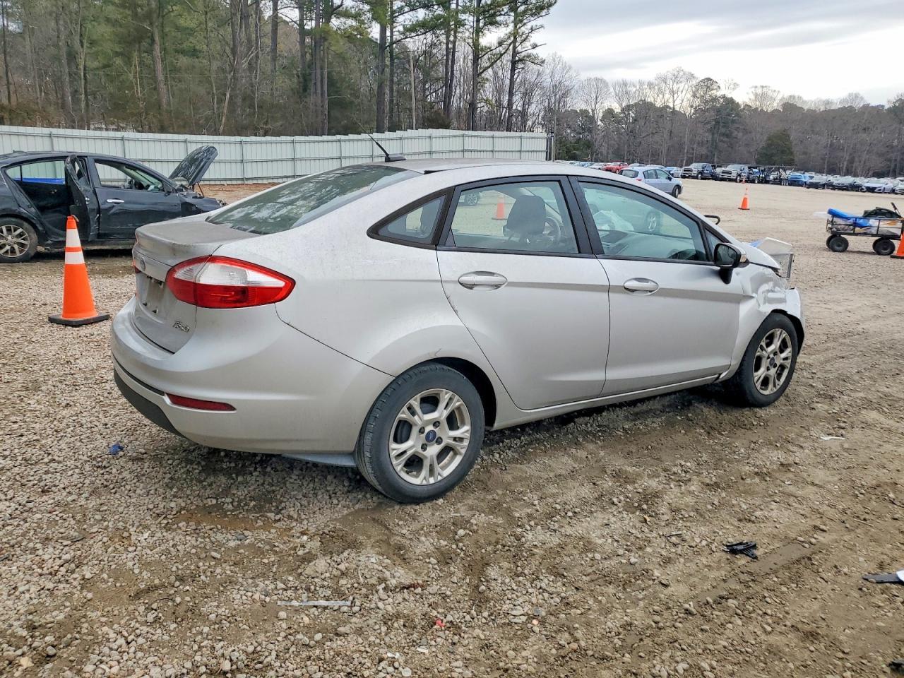 2016 FORD Fiesta