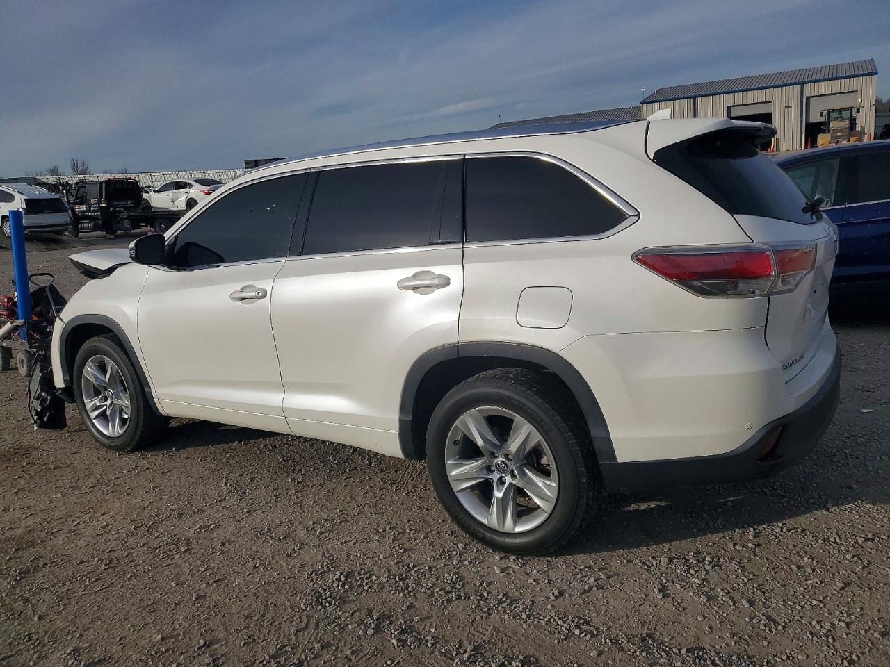 2016 TOYOTA HIGHLANDER