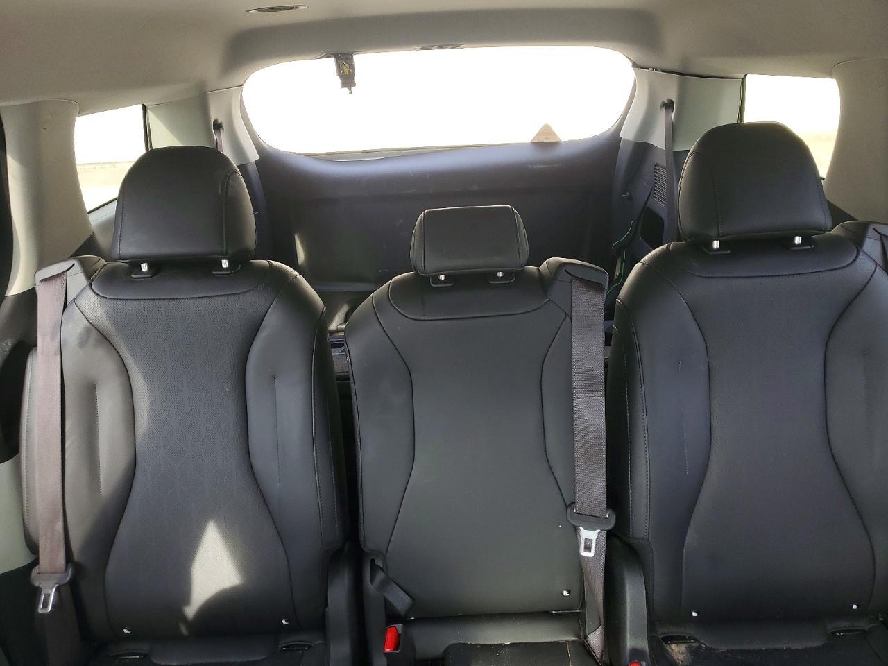 2023 KIA Carnival
