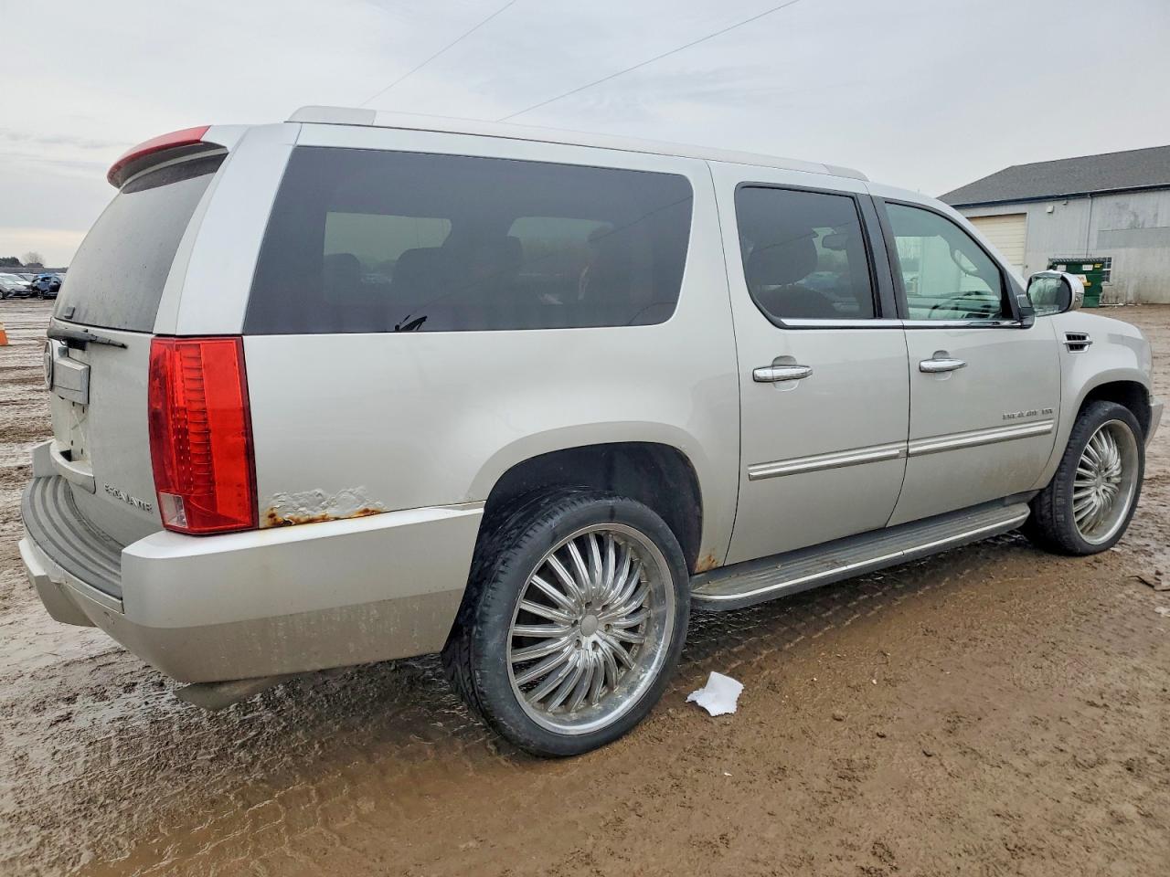 2011 CADILLAC Escalade ESV