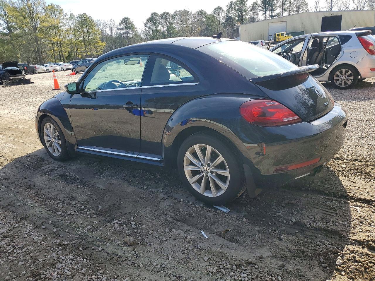 2018 VOLKSWAGEN Beetle