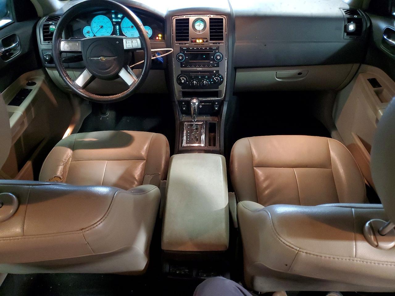 2005 CHRYSLER 300