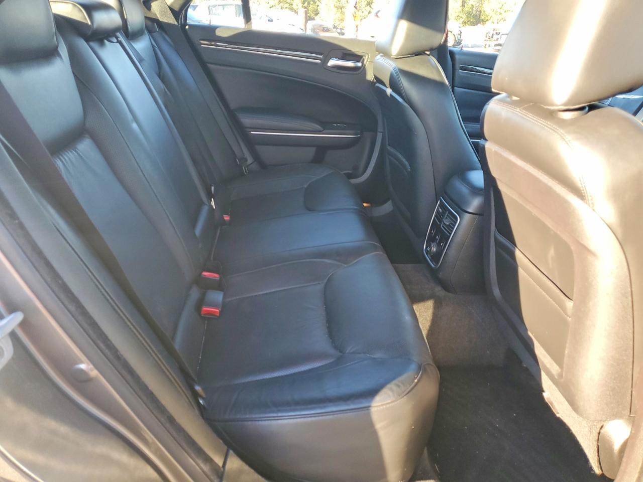 2011 CHRYSLER 300