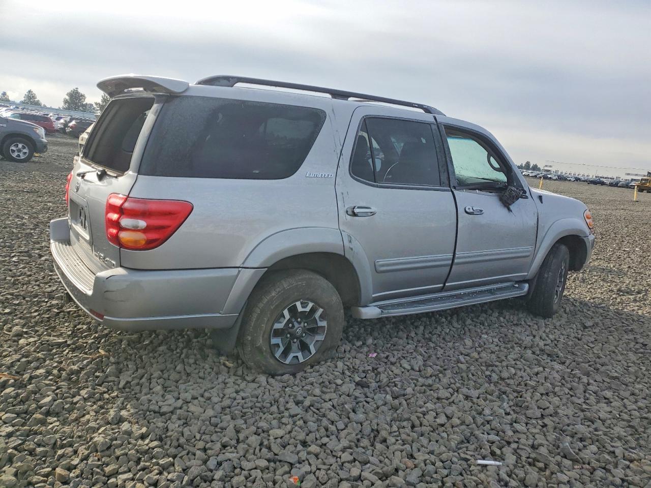 2002 TOYOTA Sequoia