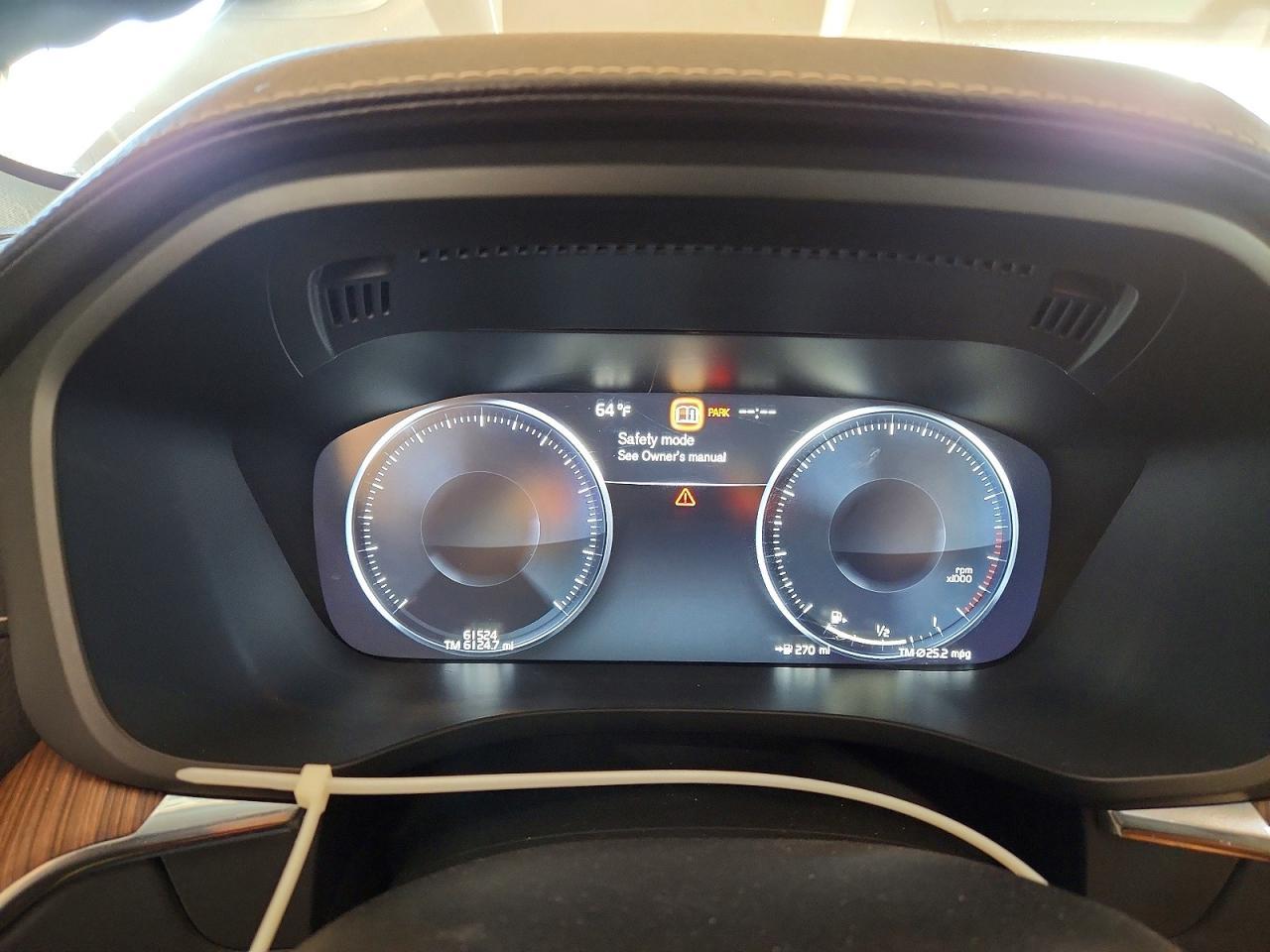 2021 VOLVO XC60