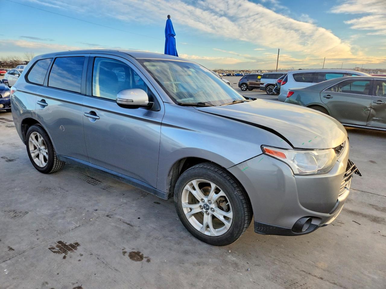2014 MITSUBISHI outlander