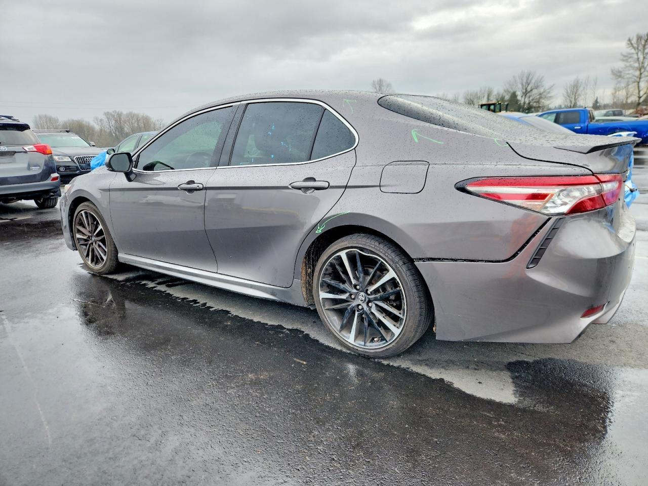 2018 TOYOTA CAMRY