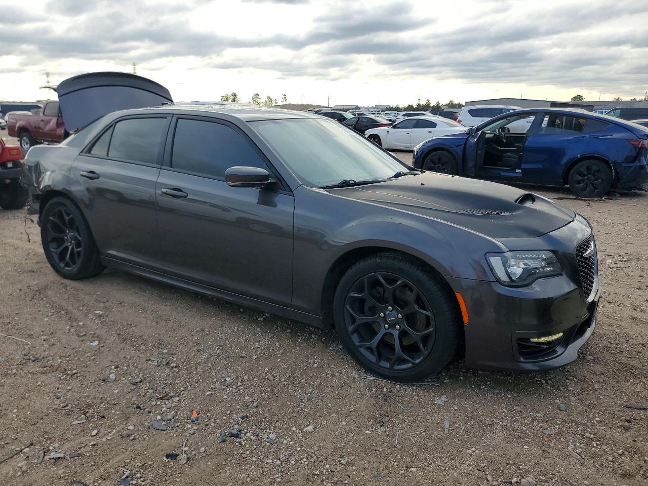 2019 CHRYSLER 300