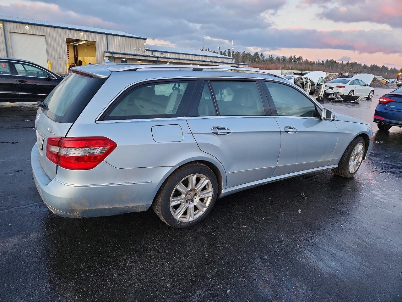 2013 MERCEDES-BENZ E-Class