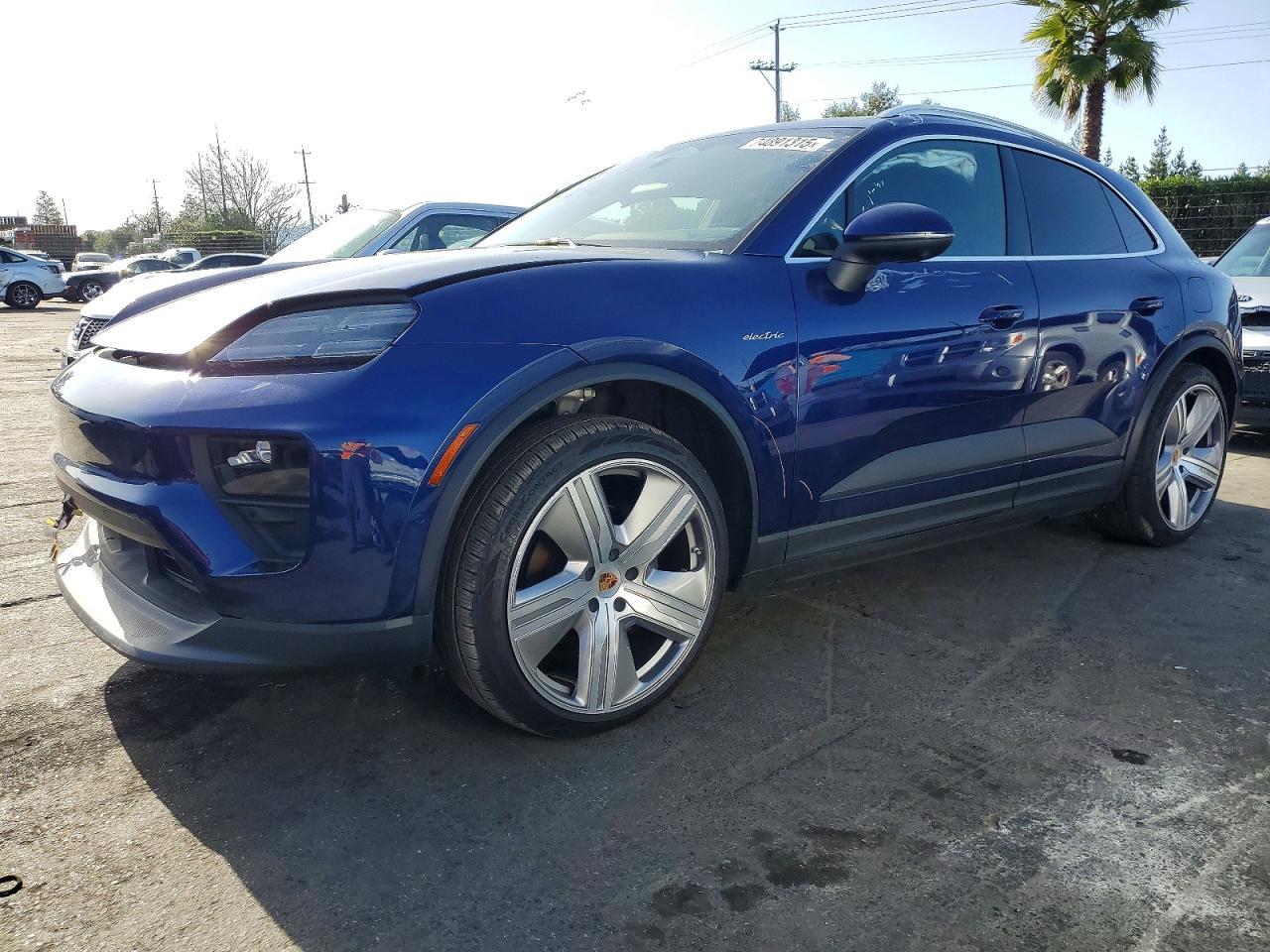 2024 PORSCHE Macan