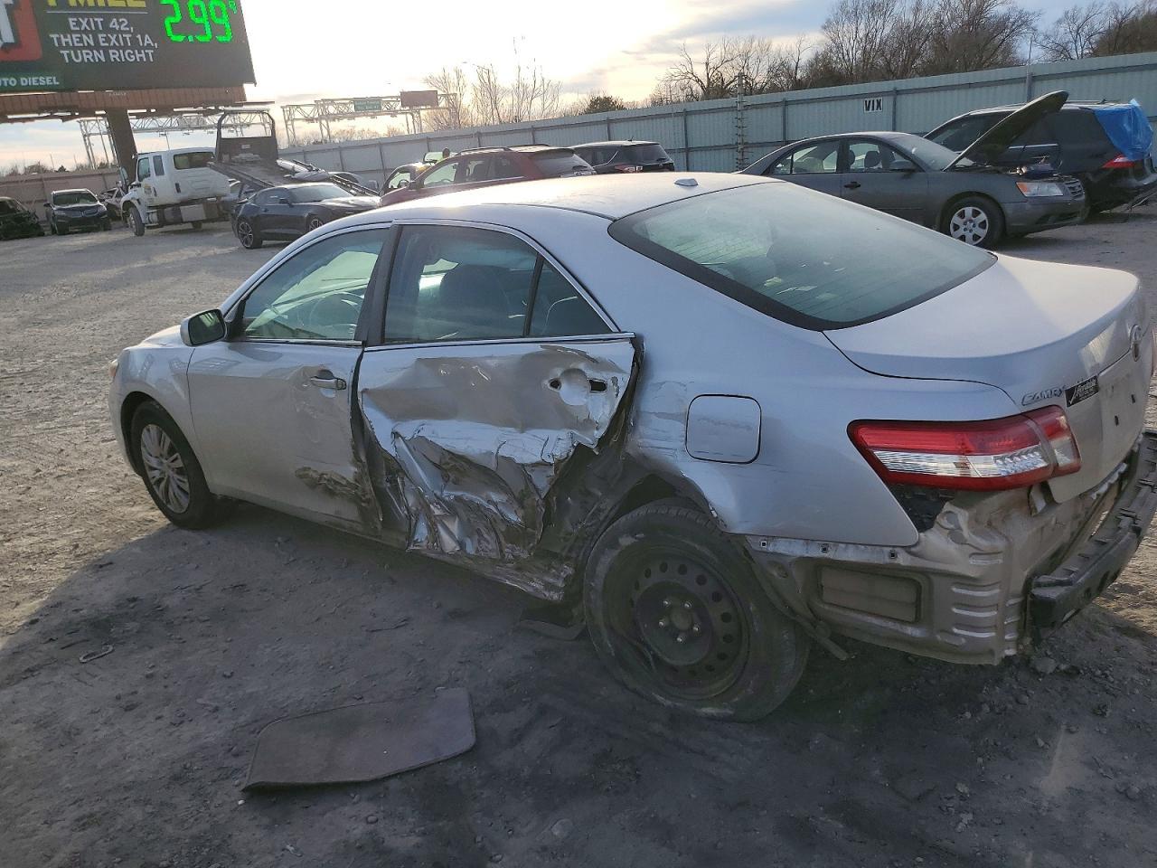 2011 TOYOTA CAMRY