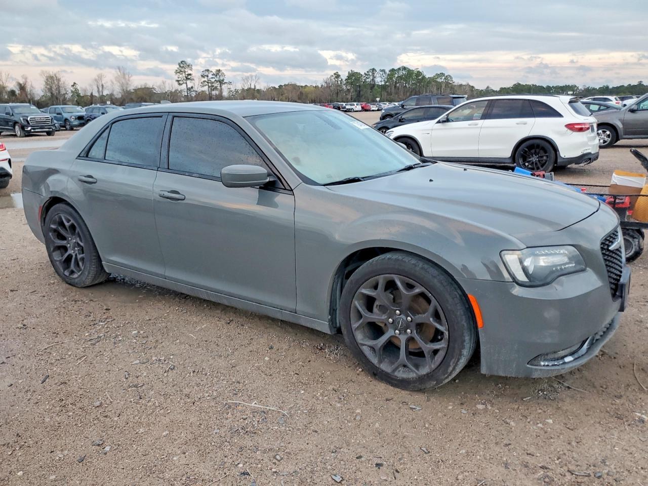 2019 CHRYSLER 300