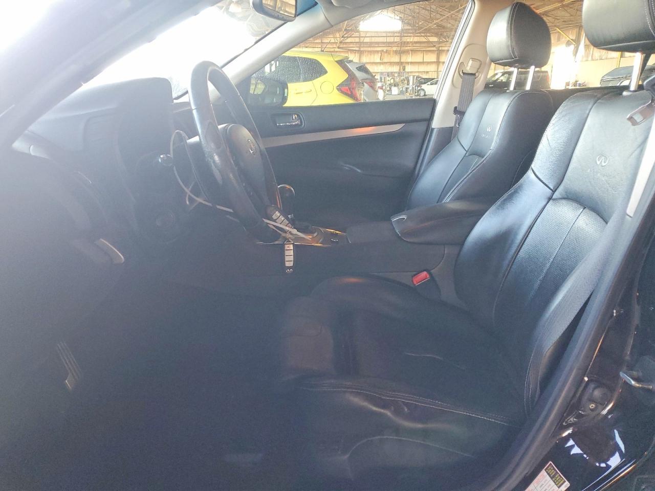 2011 INFINITI G37