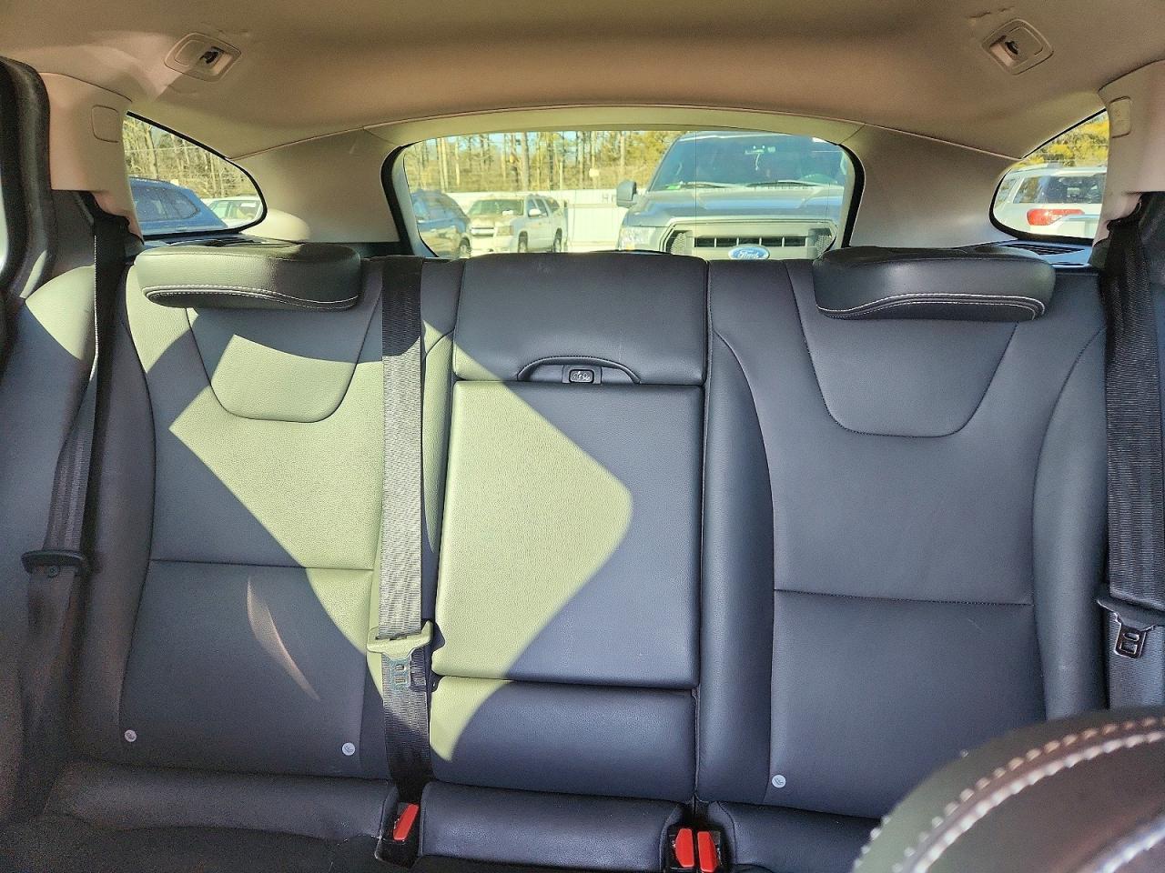 2018 VOLVO V60
