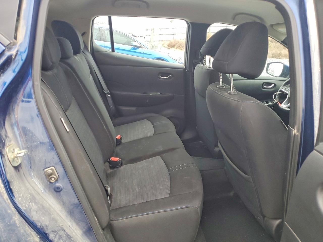 2021 NISSAN LEAF