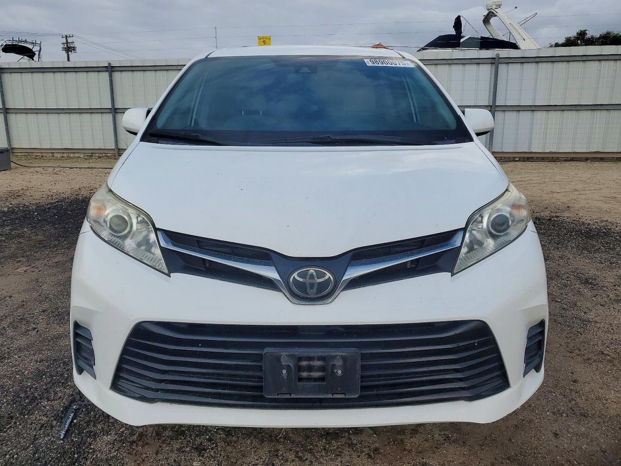 2019 TOYOTA SIENNA