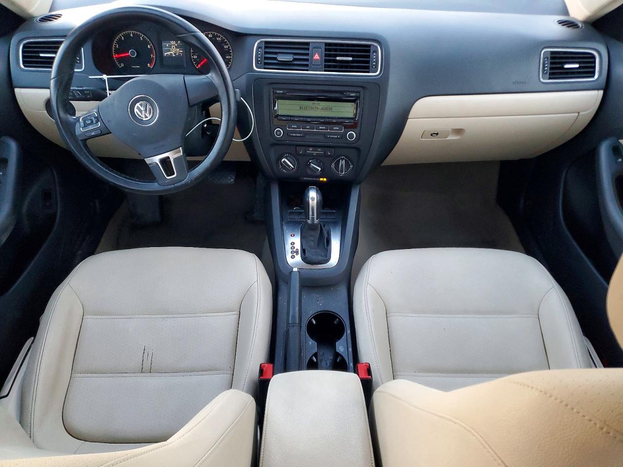2011 VOLKSWAGEN JETTA
