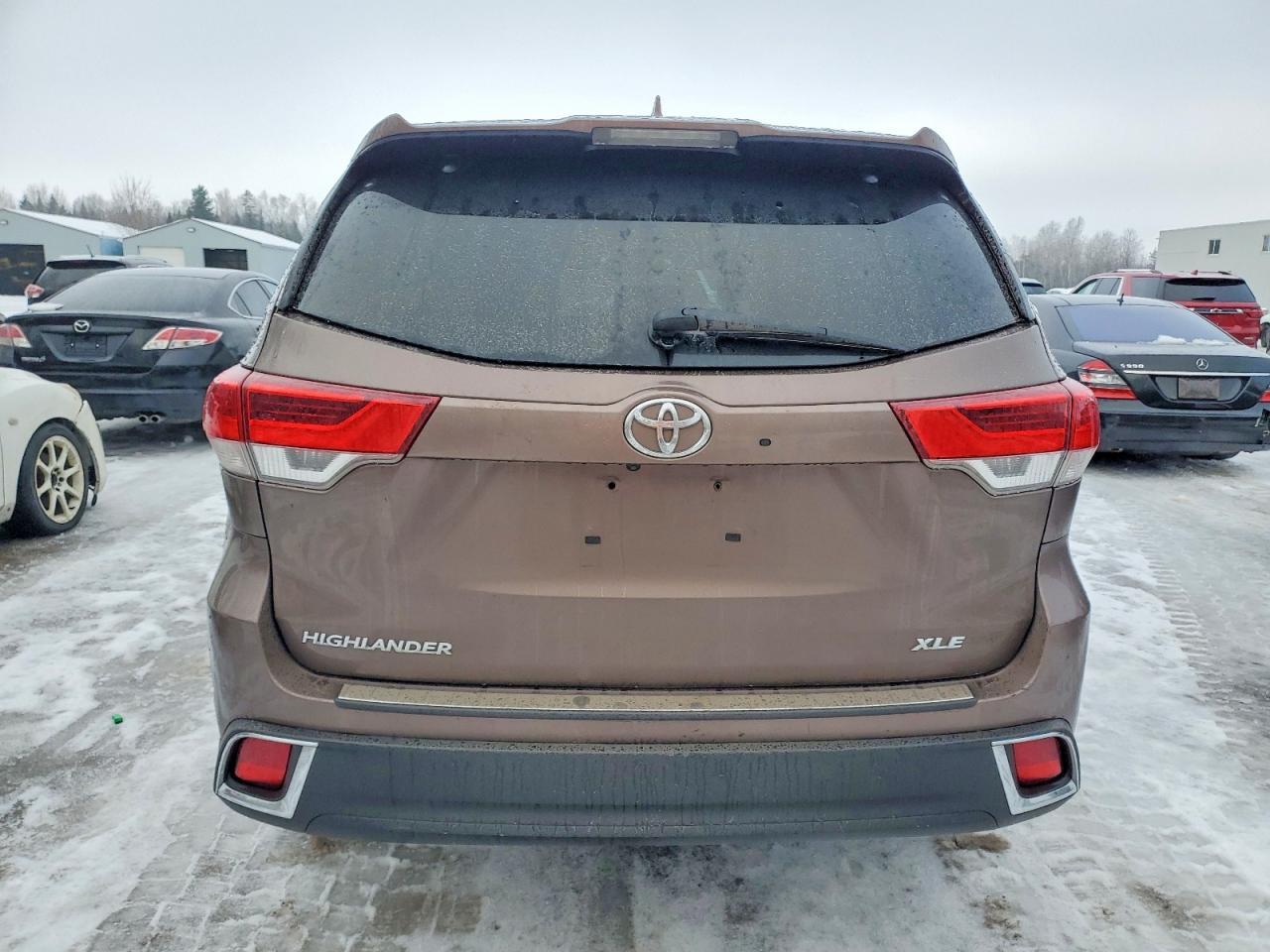 2017 TOYOTA HIGHLANDER