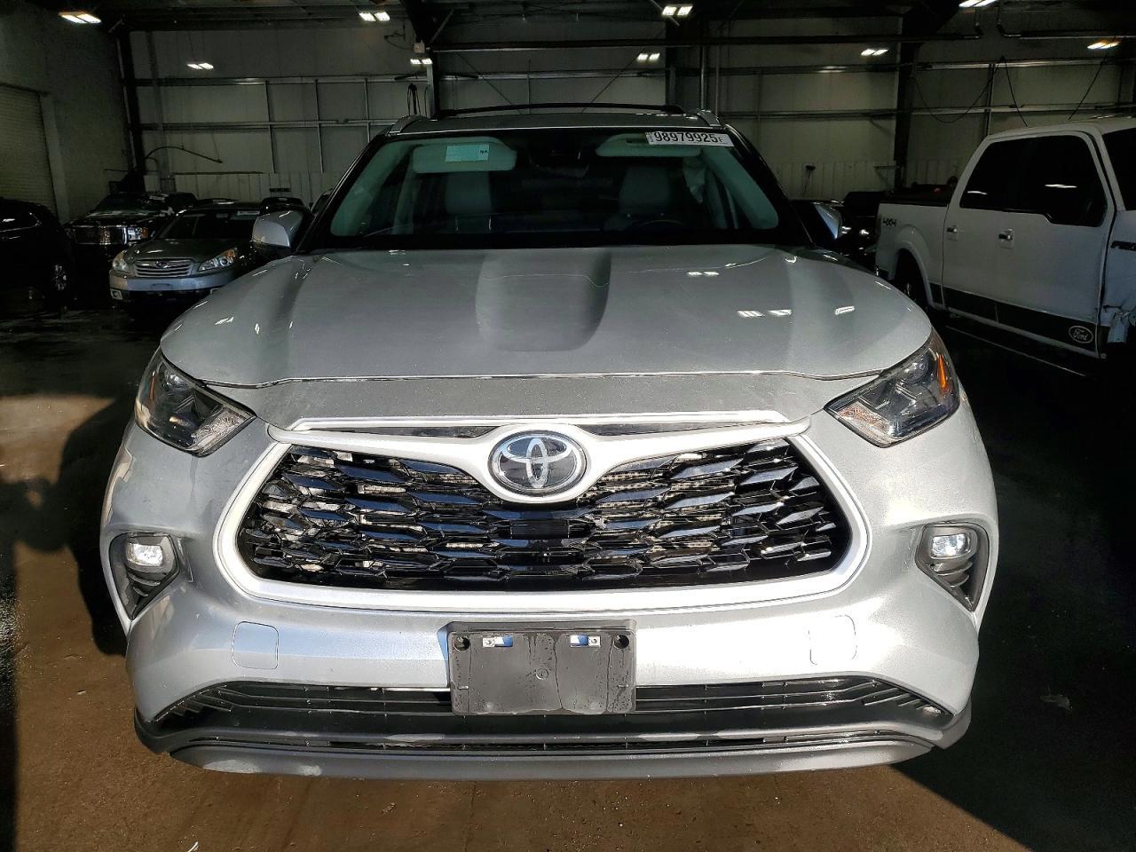 2024 TOYOTA HIGHLANDER