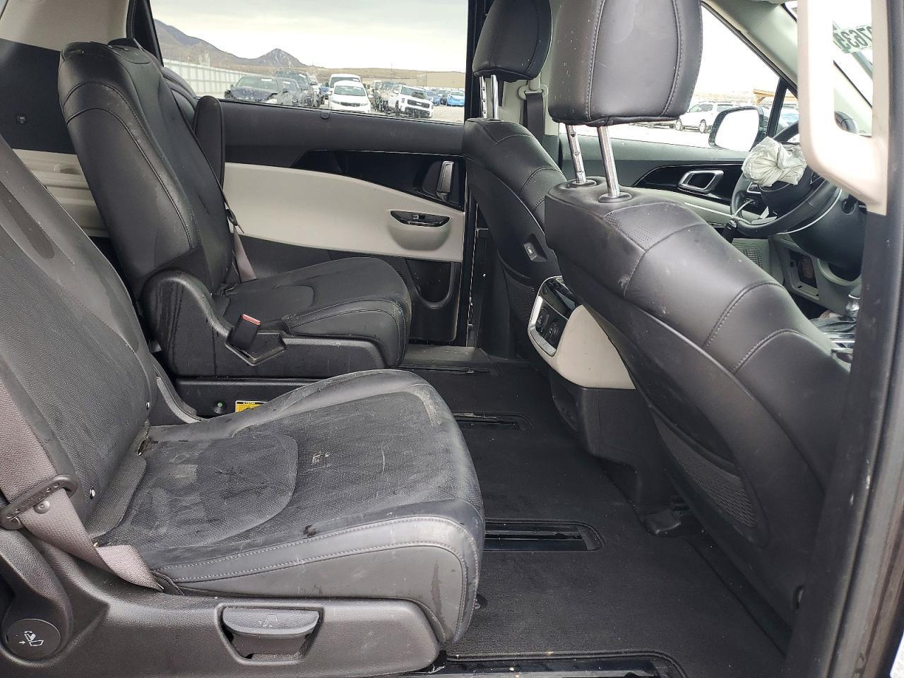 2023 KIA Carnival