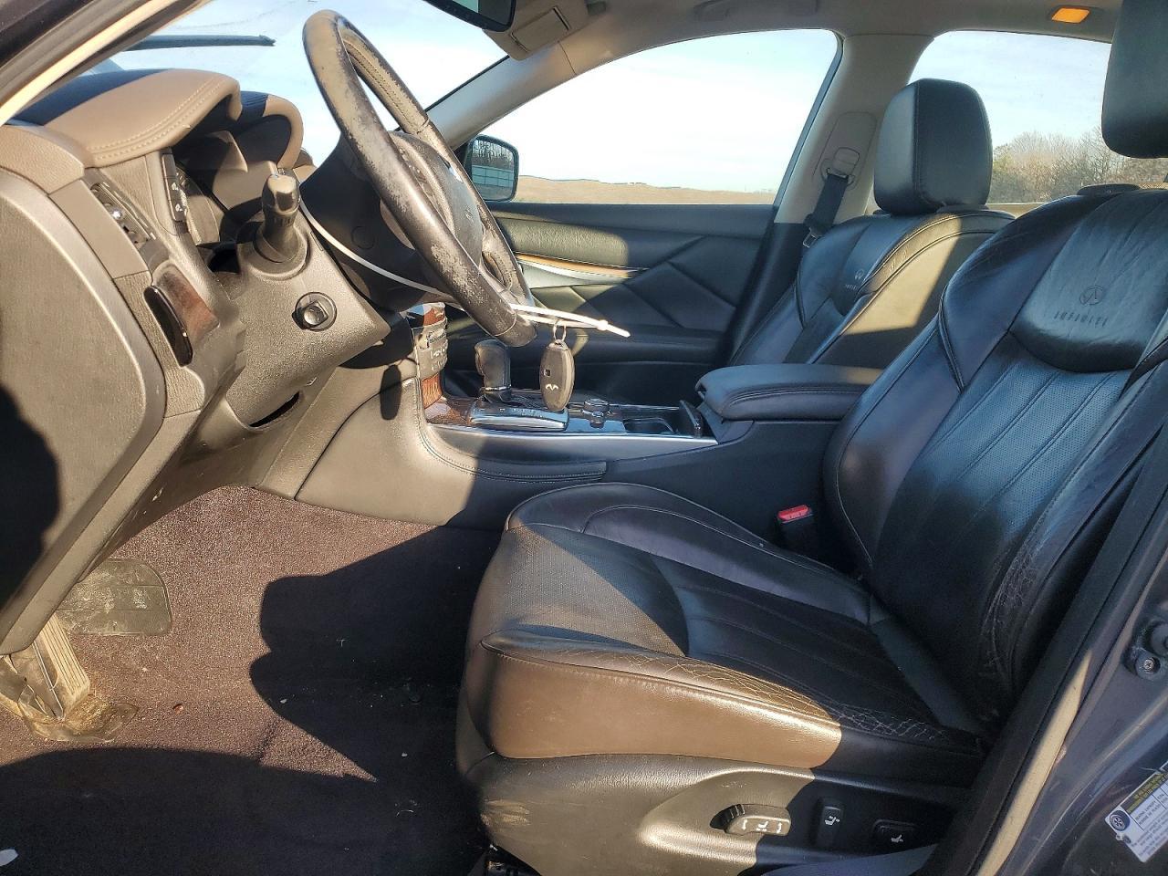 2012 INFINITI M37