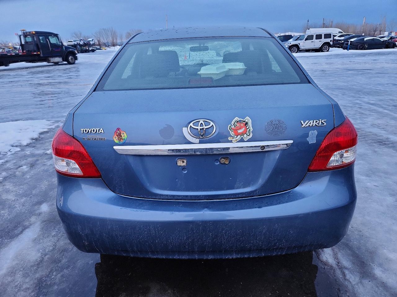 2011 TOYOTA YARIS
