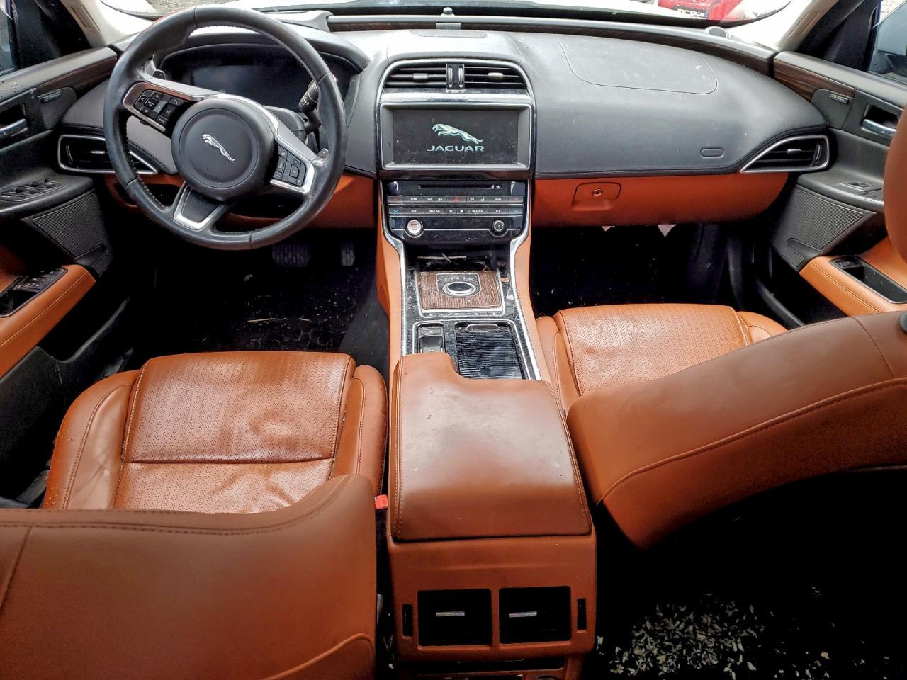 2018 JAGUAR XE