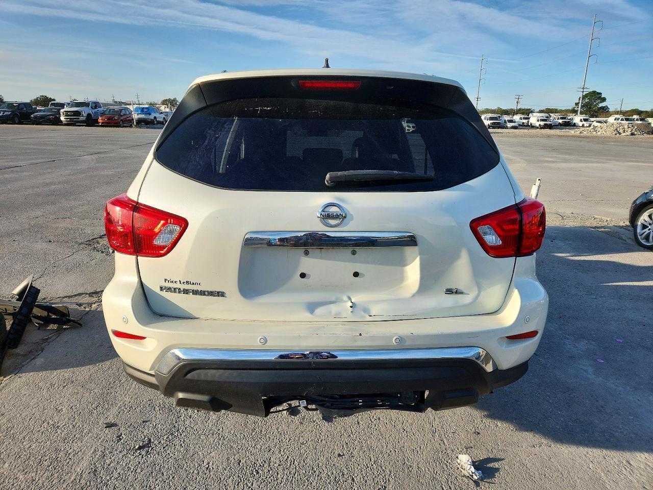 2017 NISSAN PATHFINDER