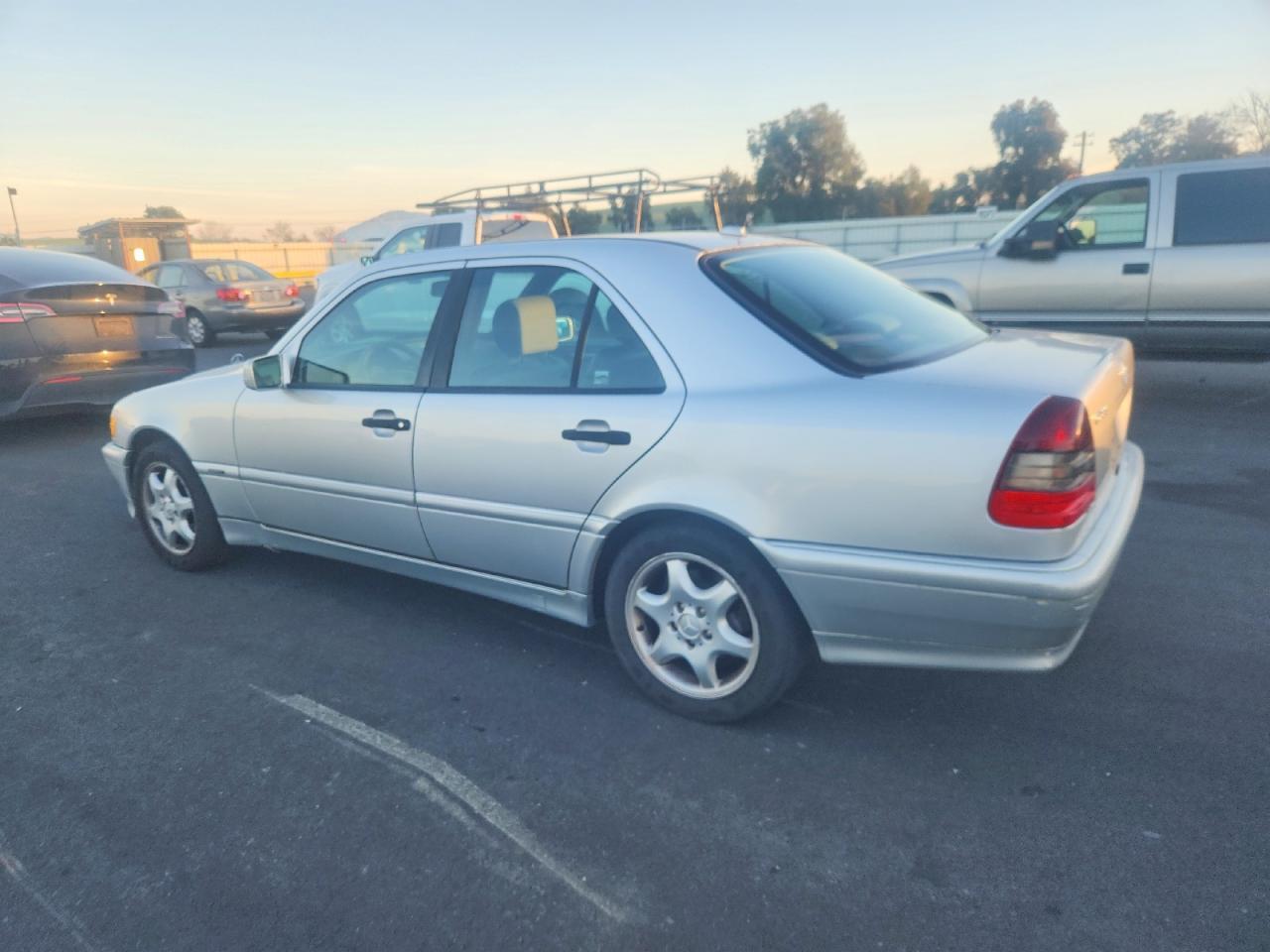 2000 MERCEDES-BENZ C-CLASS