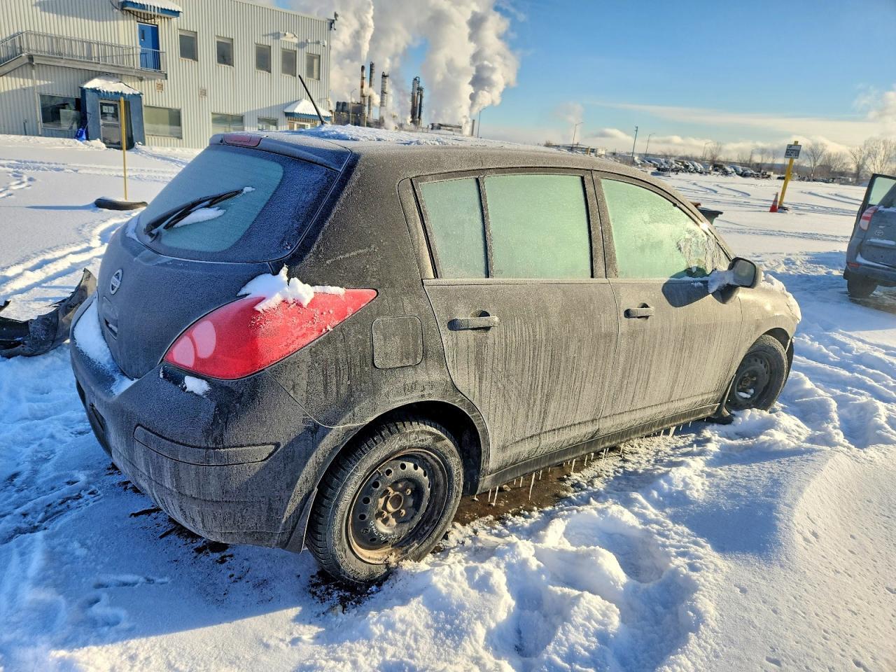 2011 NISSAN VERSA