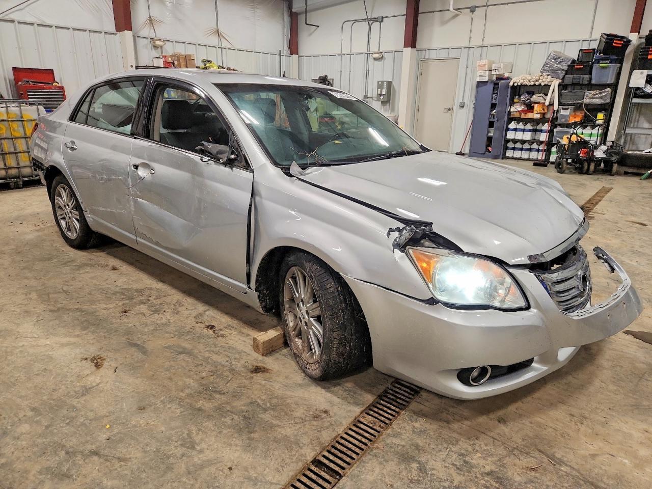 2010 TOYOTA Avalon